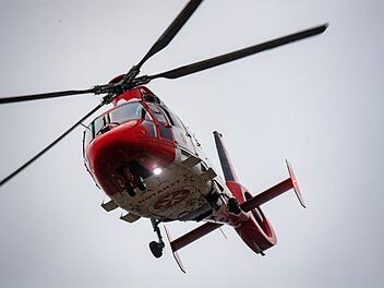 Frau stirbt nach Sturz an Abhang