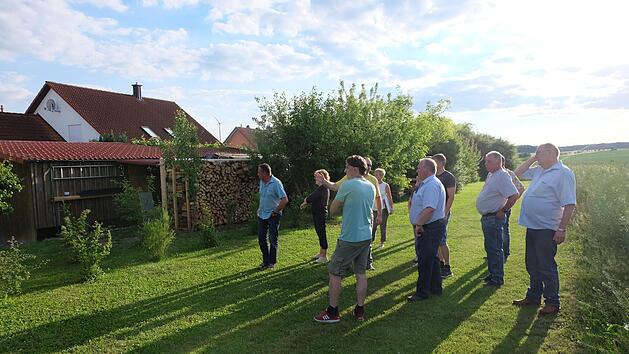 Die Thundorfer Gemeinderäte sahen auch die Öffnung des Grüngürtels bei der Ortsrand-Eingrünung. Foto: Philipp Bauernschubert