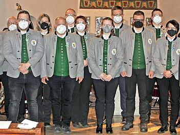 Eine ganze Reihe Aktiver wurde beim Jubil&auml;umskonzert f&uuml;r langj&auml;hriges Musizieren ausgezeichnet.