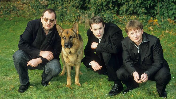 Ab Staffel vier ging Kriminalinspektor Alexander Brandtner (Gedeon Burkhard, zweiter von rechts) gemeinsam mit "Kommissar Rex" auf Verbrecherjagd.