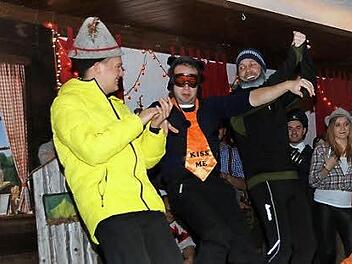 Beim Hallerndorfer Fasching ging es zu wie beim Skiausflug.  Foto: Mathias Erlwein