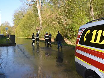 "Land unter" hieß es nach einem Rohrbruch in Bad Kissingen beim ehemaligen Müttergenesugsheim Seehof. . Foto: Peter Rauch