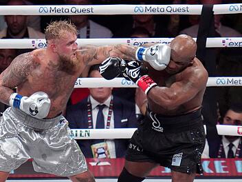 Boxlegende Tyson mit Enth&uuml;llung nach Niederlage gegen Jake Paul - "fast gestorben"