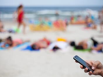 Am 15. Juni wird das umstrittene EU-Roaming kostenfrei.  Foto: dpa