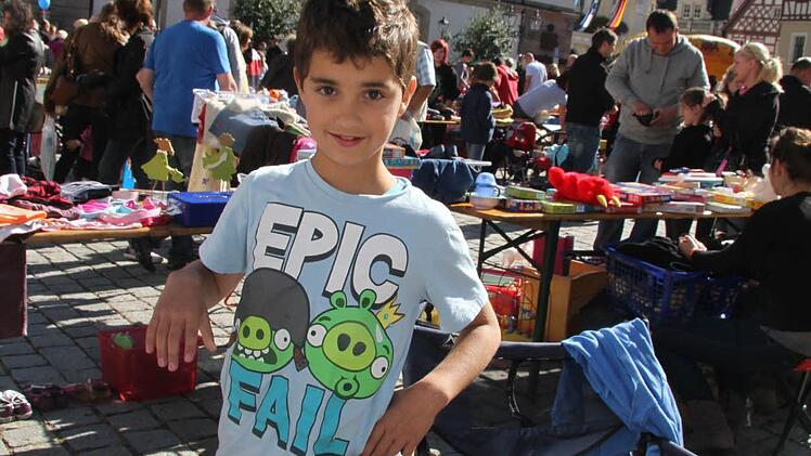 Tim Ebner verkaufte Spielsachen, die er nicht mehr braucht.