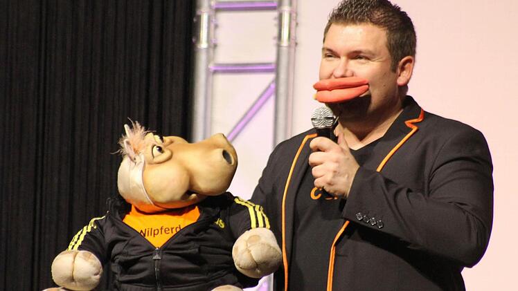 Sebastian Reich und Amanda tauschen die Rollen. Foto: Sonja Adam