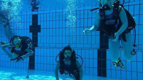 Jugendliche beim Schnuppertauchen Foto: privat