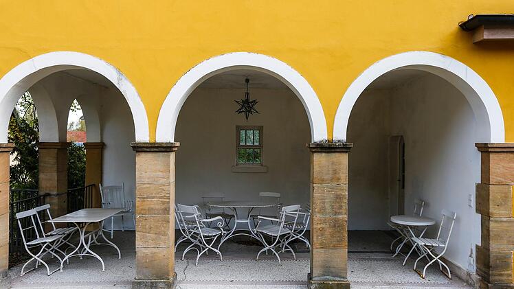 Aus dem Jugendstil-Toiettenhaus wurde ein überdachter Freisitz.Foto: Matthias Hoch