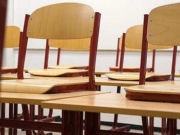 Heute kein Unterricht wegen Schneechaos: Fränkische Schulen melden Ausfälle für Dienstag