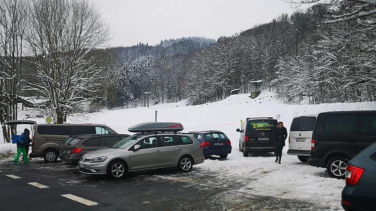 Die Einfahrt an der Talstation des Feuerbergs ist gesperrt. Das sorgte  für Unmut bei Rhönbesuchern.