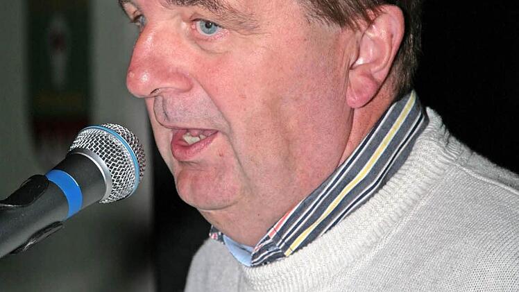 Stets einen flotten Spruch oder einen stimmungsvollen Song auf den Lippen hat der bekannte Alleinunterhalter Peter Hofmann