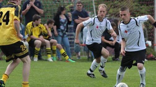 Szene aus einem Spiel des Roten Kreuzes beim TuWaGu-Cup (Tu was Gutes) in Reiterswiesen. Foto: privt