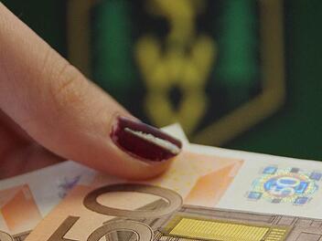 Der Frankenwaldverein Zeyern musste sich am Freitagabend mit Unstimmigkeiten in seiner Vereinskasse auseinandersetzen. Symbolbild: Marco Meißner