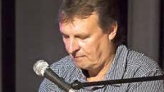 Der Leiter des lettischen Ensembles, Sergejs Somiks.