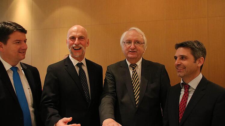 Sie gehen zufrieden in das neue Jahre (von links): MdL Sandro Kirchner, OB Kay Blankenburg, Heinz Stempfle und Kurdirektor Frank Oette. Foto: Klein