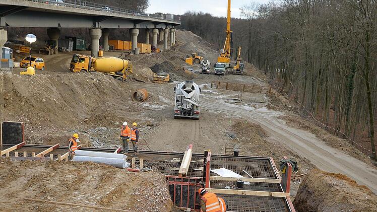 So sah es im Januar nach dem Abriss der alten Brücke aus. Foto: Ronald Rinklef