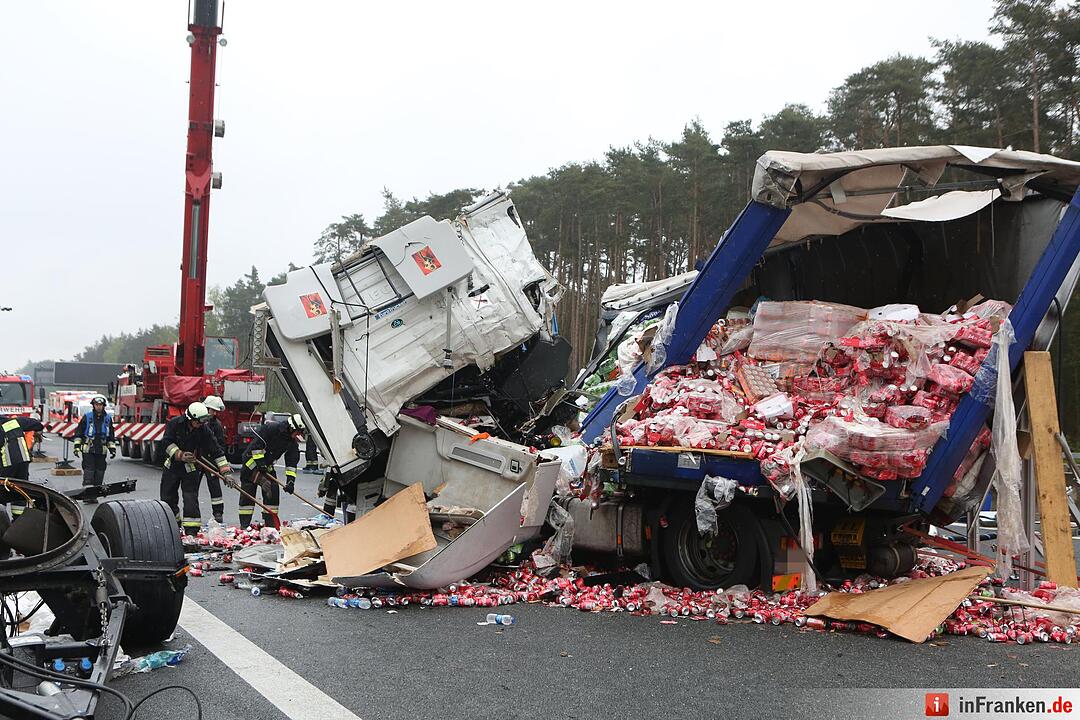 Schwerer Unfall auf A6 im Kreis Roth: Schaulustige behindern Einsatzkräfte