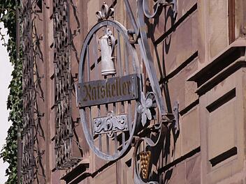 Der Ratskeller in Bad Kissingen gehört zu den zentralen Adressen in der Bad Kissinger Gastronomie. Seit zwei Jahren steht er leer. Foto: Benedikt Borst
