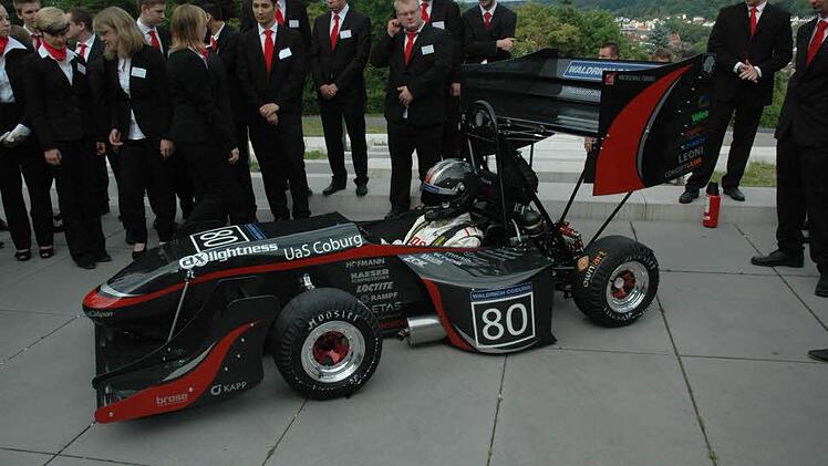 Mit dem neuen Rennwagen, dem C-14 Gepard, wird das CAT-Racing-Team in den internationalen Wettkampf einsteigen. CAT steht für Coburger Automobil Team und ist ein Projekt der Hochschule Coburg.  Foto: Edwin Meißinger