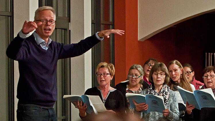 Der Coburger Bachchor probt Monteverdis "Marienvesper". Das Werk erklingt beim "Baustellenkonzert" am Sonntag, 22. November, in der Morizkirche.Foto: Jochen Berger