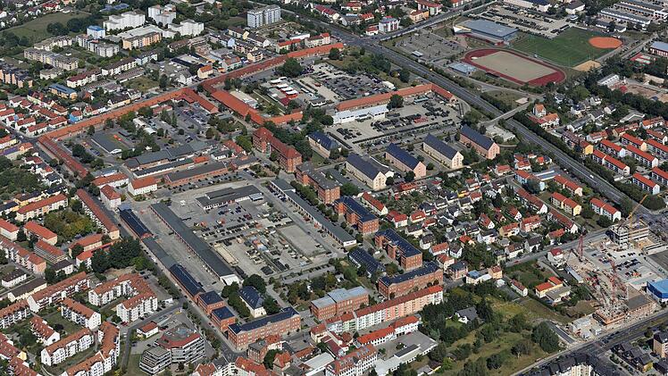 Aus der ehemaligen Lagarde-Kaserne soll ein neues lebendiges Stadtviertel entstehen. Foto:  Nürnberg Luftbild, Hajo Dietz