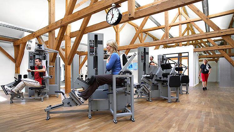 Moderne Geräte helfen einem gesunden Rücken