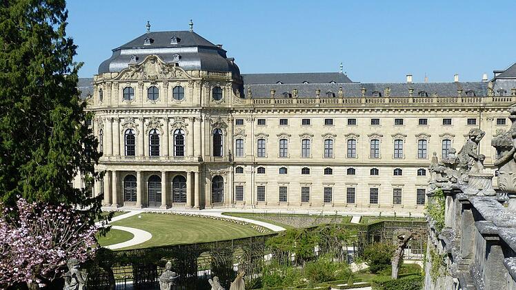 Die Residenz in W&uuml;rzburg findet sich unter unseren aktuellen Ausflugstipps: Hier die sch&ouml;nsten Burgen und Schl&ouml;sser in Franken. Symbolfoto: falco/pixabay.com