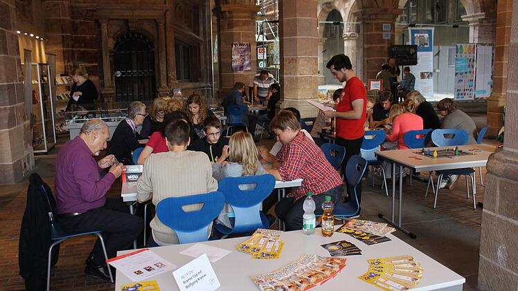 Im Nürnberger Pellerhaus werden Spielenachmittage veranstaltet. Foto: pr