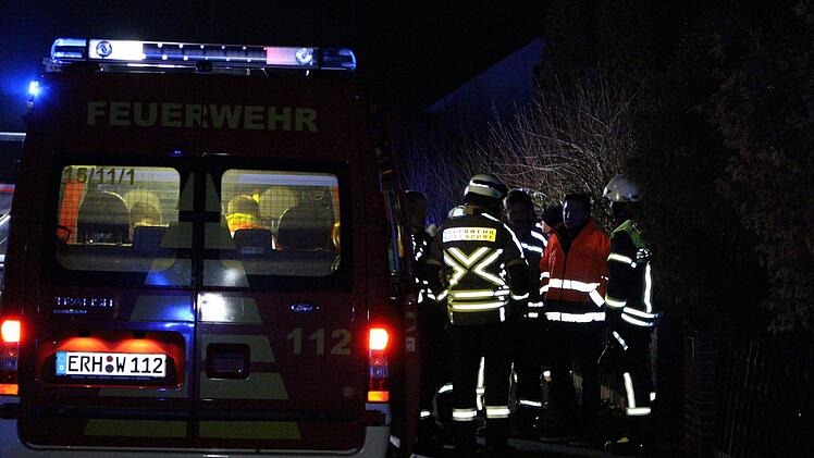 Für einen Mann kam bei einem Brand in Adelsdorf leider jede Hilfe zu spät. Foto: News5 / Schmelzer