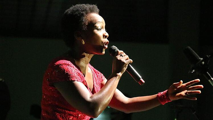 Sängerin Bwalya.  Foto: Gerd Schaar