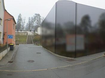 Auf Joachim Goslars Montage wäre es dann vorbei mit dem freien Blick auf den Ausstellungspavillon des Coburger Kunstvereins.Foto-Montage: Joachim Goslar