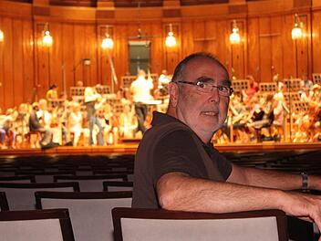 Walter Kuhn ließ sich fast nicht stören beim Zuhören, als Alina Ibragimova und das BBC Symphony Orchestra probten. Foto: Ahnert