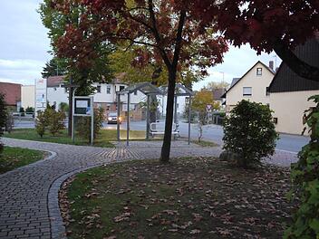 Das Bild zeigt die Bushaltestelle in Gremsdorf . Foto: Pauline Lindner