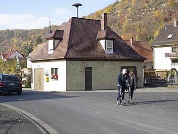 Das Engenthaler Feuerwehrhaus soll Treffpunkt für die Bürger werden. Tragfähige Konzepte zum wahrscheinlichen Neubau sind derzeit in der Entwicklung, eine Förderzusage steht noch aus.  Foto: Winfried Ehling/Archiv