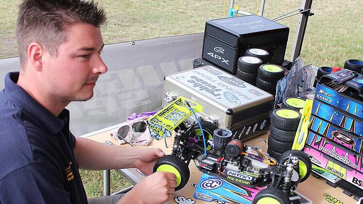 "Halbfinale wäre dann ein Traum", betonte Philipp Müller aus Schweinfurt. Der Lokalmatador, seit zehn Jahren im Vorstand des Sander Motorsportclubs, fuhr am Ende auf Rang 33.