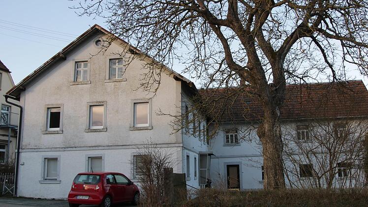 Die Tages des Anwesens an der Mühlleite 7 sind gezählt. Der Gemeinderat beschloss am Montag den Abriss. Was mit dem Grundstück geschehen soll, ist offen: Das zunächst für eine öffentliche Grünfläche gedachte Gelände könnte auch als kleines Neubaugebiet dienen.Klaus Klaschka