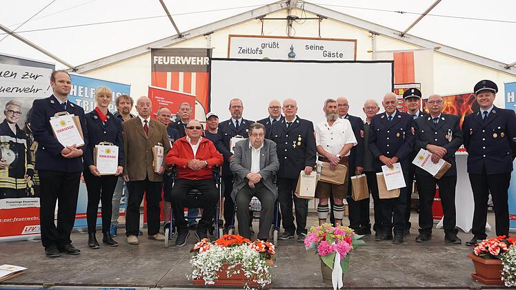 Gruppenbild der Vereinsehrungen.  Foto: Marion Eckert