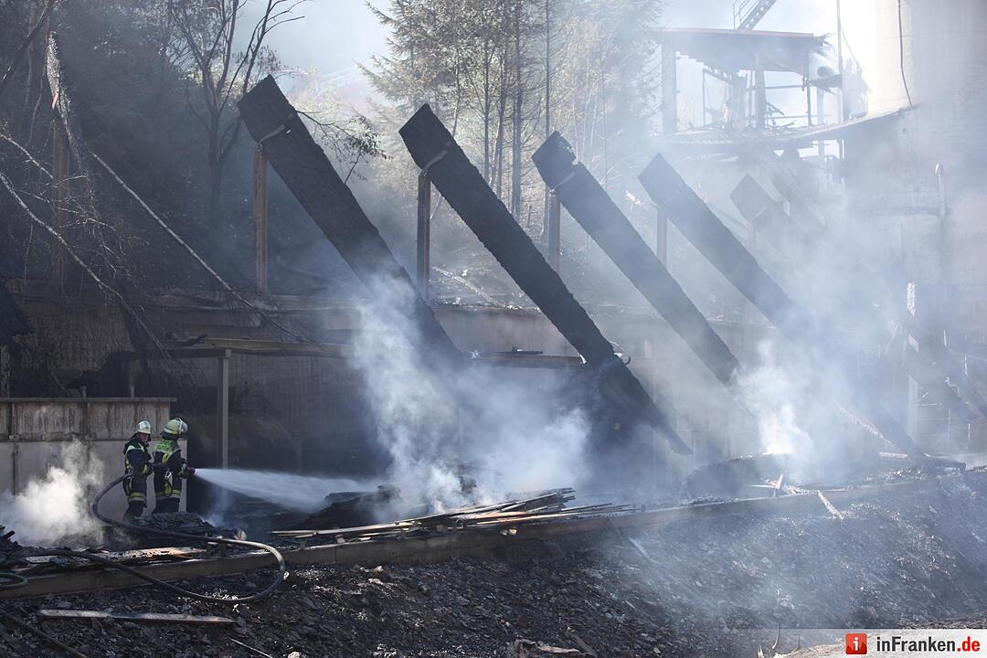 Verwüstung nach Sägewerk-Brand