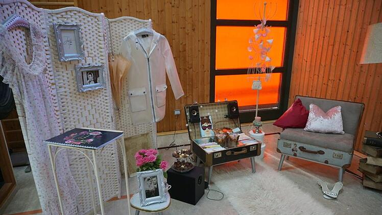 Aus einem alten Koffer entstand ein stylisch neuer Sessel.