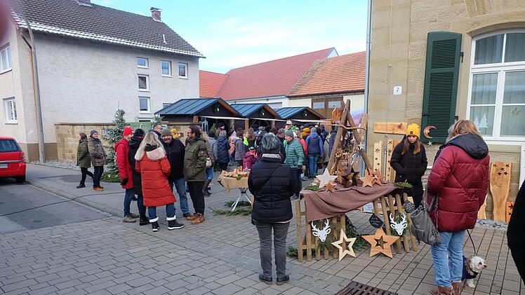 Erstmals gab es Stände im Bauhof. Foto: Philipp Bauernschubert