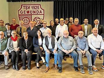 Der TSV 1925 Gemünda ehrte in seinem Jubiläumsjahr zahlreiche treue Mitglieder und Mitarbeiter im Vorstand.