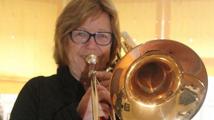 Die Neuenmarkter Zahnärztin Christine Hofmann-Niebler hatte in der berühmten Prince Mahidol Hall in Bangkok mit dem World Doctors Orchestra einen großen Auftritt.  Foto: Sonja Adam
