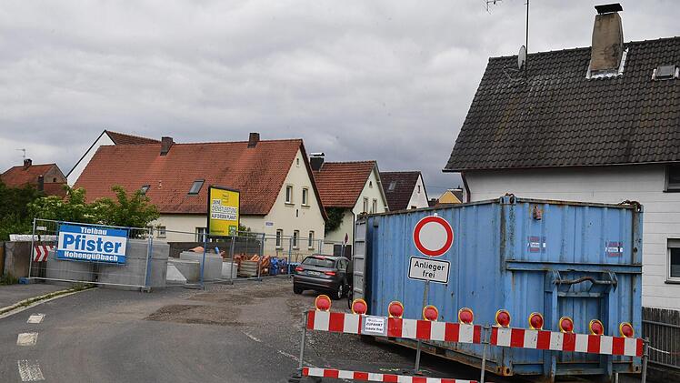 Baustellen aller Art an vielen Projekten - derzeit in HallstadtFoto: Ronald Rinklef