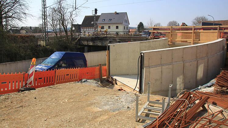 Die neue Fußgängerunterführung unweit des Bahnhofs ist bereits im Rohbau fertig.