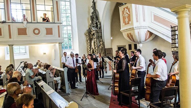 Impressioen von der Serenade mit dem Collegium musicum Coburg in der Schlosskirche AhornFoto: Jochen Berger