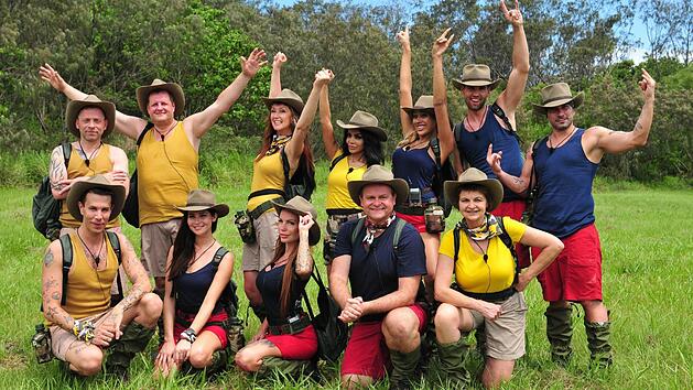 Tag 1 bei "Ich bin ein Star - holt mich hier raus!" : In ihren Dschungeloutfits starten die zwölf Promis. hinten v.l.: Thomas Häßler, Jens Büchner, Hanka Rackwitz, Kader Loth, Sarah Joelle Jahnel, Alexander "Honey" Keen, Marc Tenrenzi; vorne v.l.: Florian Wess, Nicole Mieth, Gina-Lisa Lohfink, Markus Majowski, Fräulein Menke Foto: RTL / www.rtl.de/cms/sendungen/ich-bin-ein-star.html