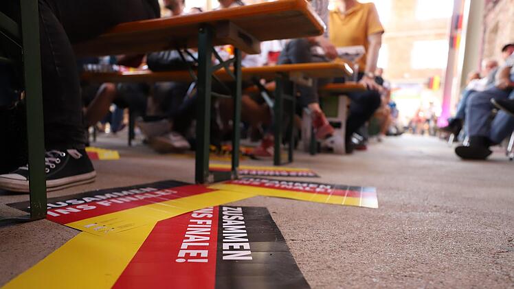 Von der frühen Anstoßzeit ließen sich die Zuschauer nicht abschrecken. Sie sorgten erneut für eine "volle Hütte" in der Kühnlenzpassage. Foto: Marian Hamacher