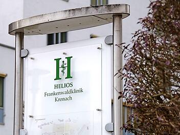 Die Helios-Frankenwaldklinik Kronach betont, dass die Personalentwicklung gut sei. In einem Bereich hat es allerdings überraschend einen Engpass gegeben.  Foto: Archiv/Marco Meißner