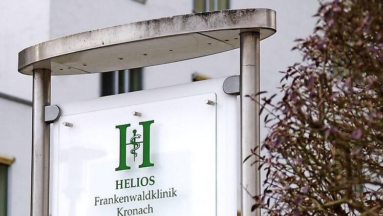 Die Helios-Frankenwaldklinik Kronach betont, dass die Personalentwicklung gut sei. In einem Bereich hat es allerdings überraschend einen Engpass gegeben.  Foto: Archiv/Marco Meißner