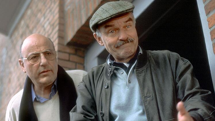 An der Seite von Manfred Krug (links) spielte er im Hamburger "Tatort" seine bekannteste Rolle: Charles Brauer feiert am 3. Juli seinen 90. Geburtstag.